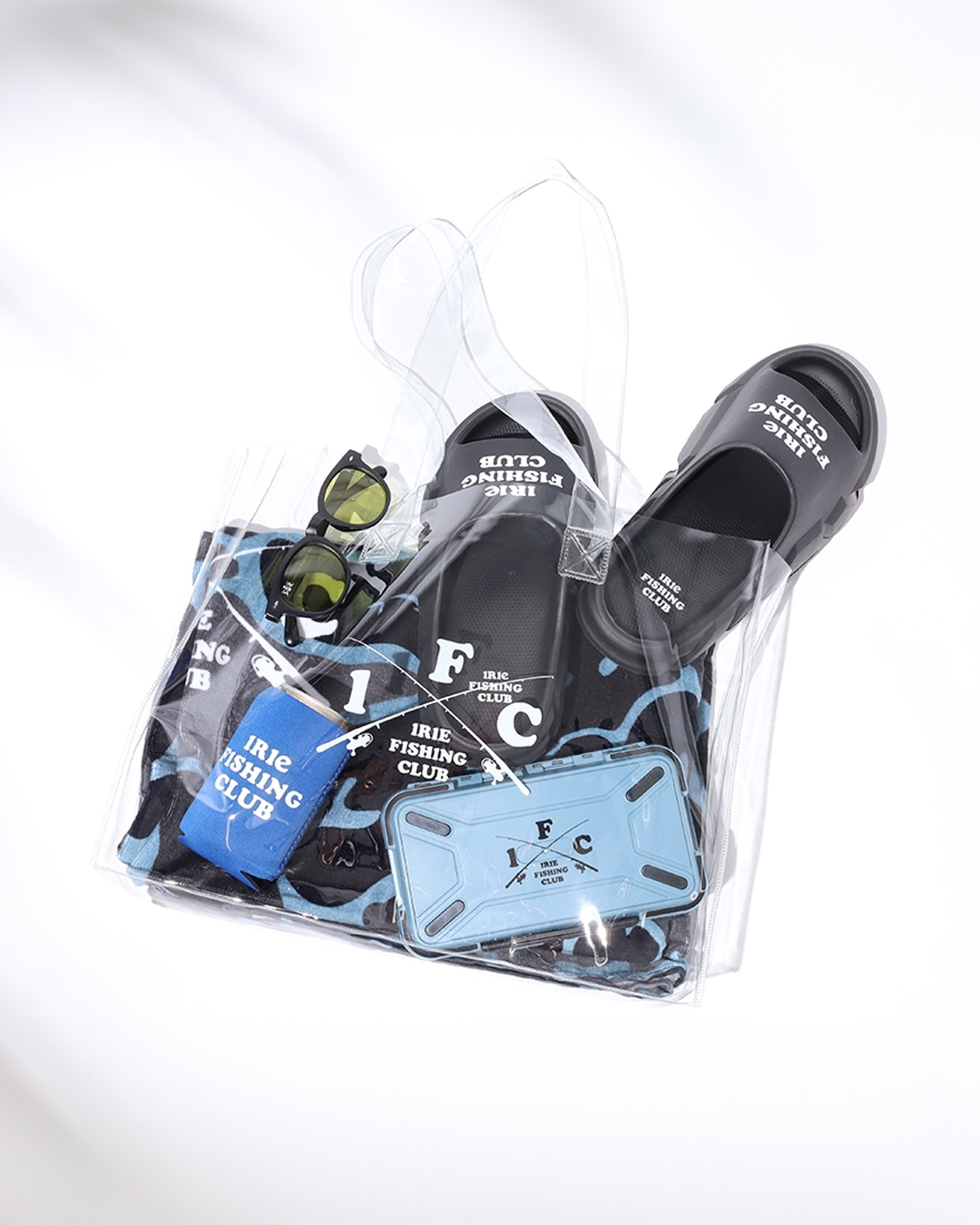 サコッシュ【限定品】アイリーフィッシングクラブ 釣りフェス2025　オリーブ 限定品】釣りフェス2025 アイリーフィッシングクラブ オリーブ