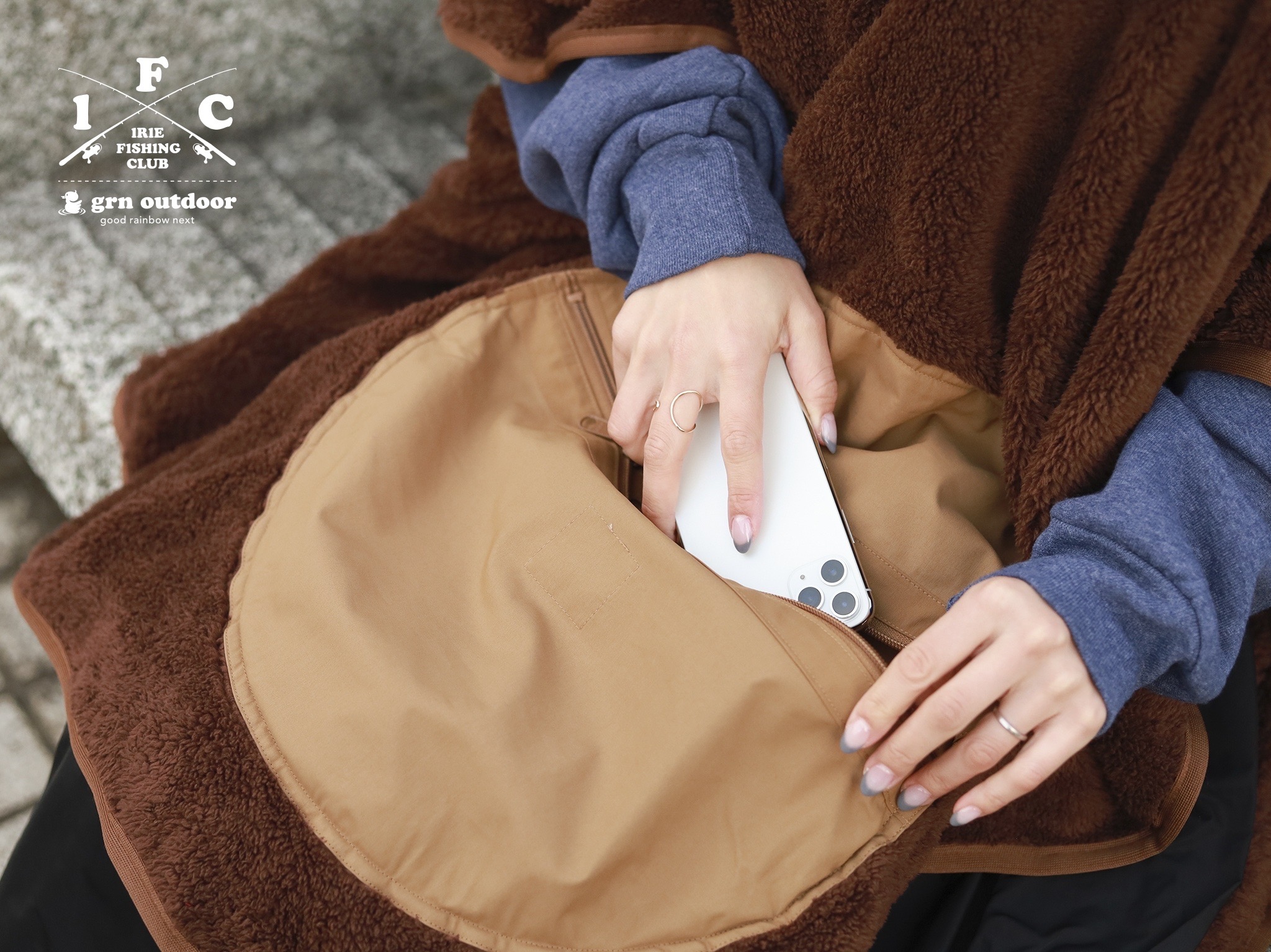 NEW ITEM】×grn outdoor -TEXT LOGO 60/40 CUSHION BLANKET- | IRIE